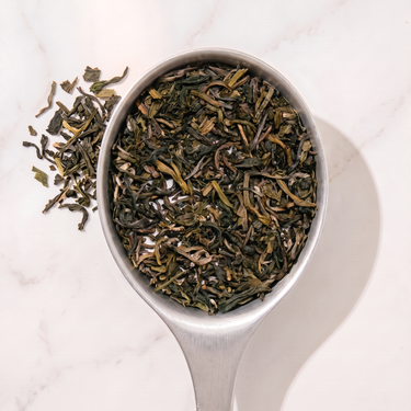 Paradis du Jasmin Green Tea in a measuring scoop
